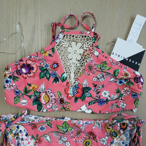 Vera Bradley Hi Neck Coral Reversible Floral Matching Bikini Set Tassels Crochet - Picture 4 of 13